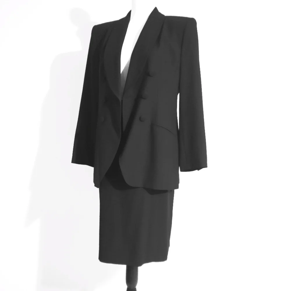 Black Doublebreasted Skirt Suit Size 8 - Picture 13 of 14